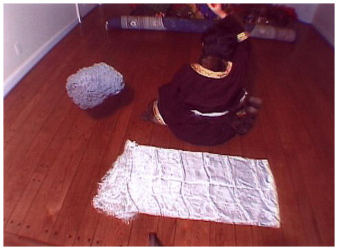 西藏女大活佛修法施展證量 430磅瑪尼王石騰空飛-图片1