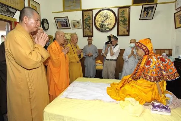 佛降甘露法會見證人悟明長老-图片3