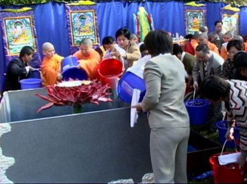 勝義浴佛法會 七支聖境眼前現 證量取水真浴佛-图片1